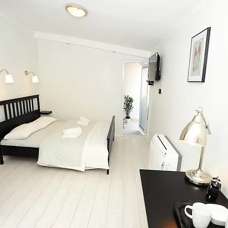 Bed & Breakfast Class
